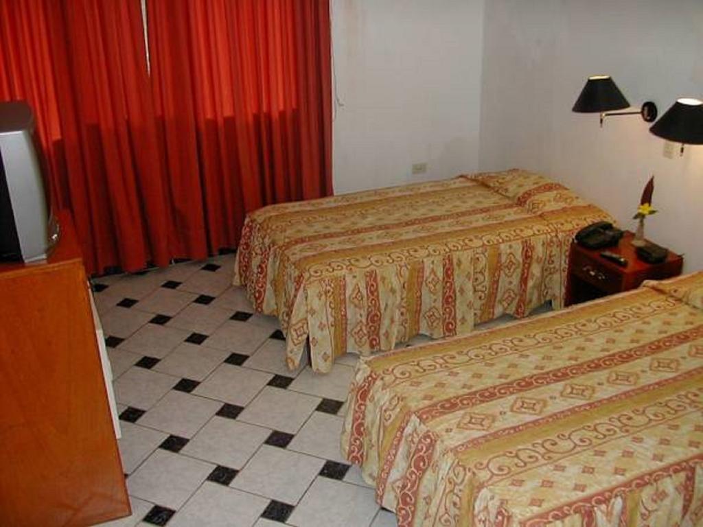 Hotel Don Carlos Puerto Maldonado Ngoại thất bức ảnh